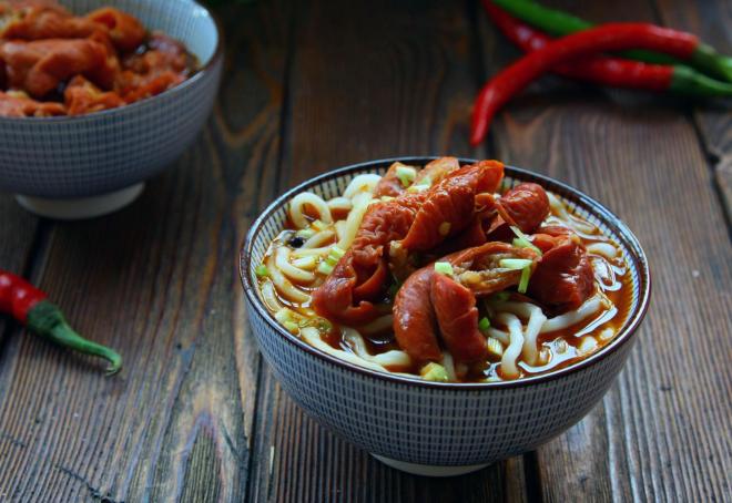 麻辣肥肠小面