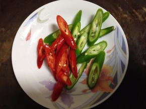 鲜辣椒切片