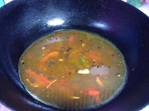 加入适量开水煮开