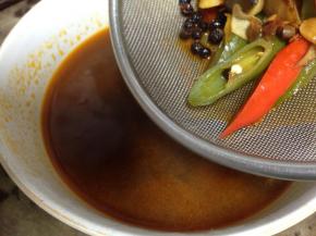 蓖去原料只留液体备用