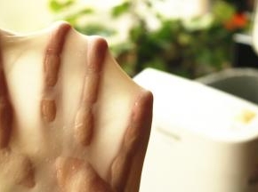 可以拉出漂亮的手套膜来。