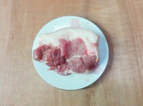 猪肉清洗干净