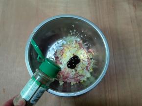 放少许黑胡椒粉