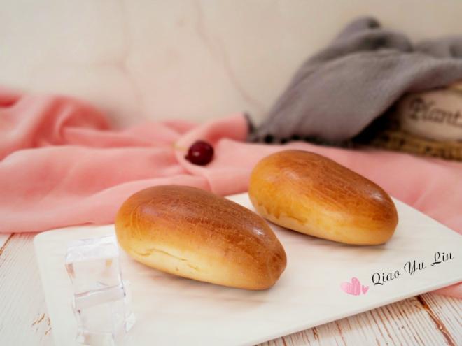 一次发酵的全麦小餐包(热狗面包胚)