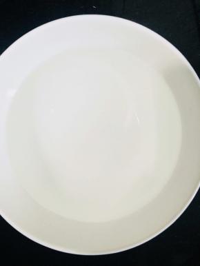 准备一小碗清水