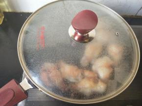 不放水，盖上锅盖焖一会。