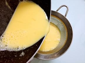 过筛一下，使口感更加细腻