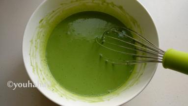 面糊搅拌均匀无颗粒，静置十五分钟左右