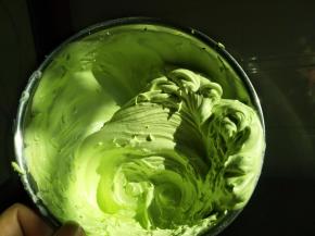 颜色自己满意为止，同时预热烤箱中层上下火100℃