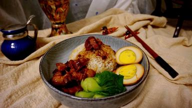 一道美味的台湾卤肉饭就做好了！