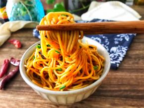 香气扑鼻，味道鲜美的葱油面。