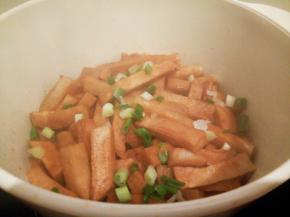 煮至毛芋熟，就可以，撒的葱花出锅。