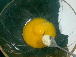 加入美极鲜鸡粉(不用加盐了，美极鲜鸡粉中含盐)