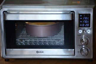 烤箱170度烘烤23分钟，上色后加盖锡纸。