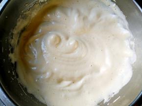 用电动打蛋器搅拌均匀