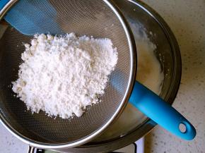 筛入低筋粉