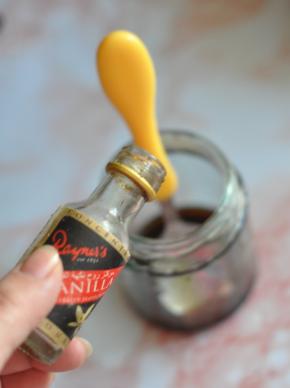 滴2滴香草精，整体搅匀即为香草油醋汁。