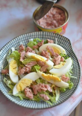 加入金枪鱼肉。