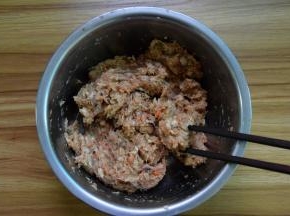 拌均匀后搅拌上劲