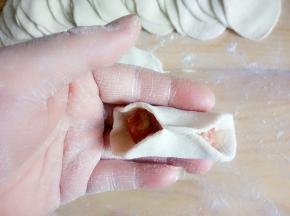 中间捏住