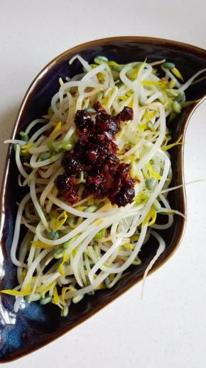 放一小勺豆豉辣椒