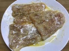 撒上少许淀粉。
