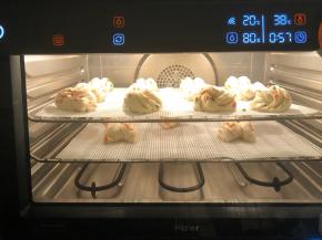 发酵，面团增大到约1．5至2倍大