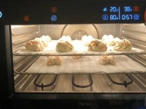 发酵，面团增大到约1．5至2倍大