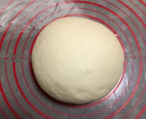 继续揉成光滑的面团