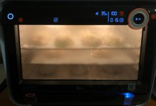 100度蒸15分钟，没有蒸箱直接用上蒸锅蒸12-15分钟，根据花卷大小确定时间，面团揉到位蒸好后直接取出，不需要闷