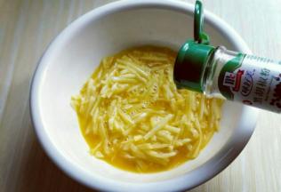 加入胡椒粉。(不喜欢可以不放)