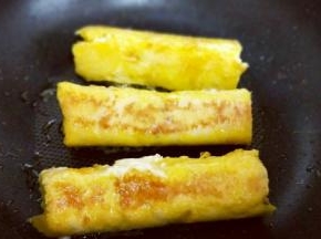 煎至两面金黄即可出锅。