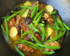 大火烧开转中火炖20分钟