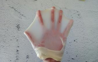 继续启动面包机20分钟，揉成出手套膜