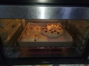 烤箱160度预热，烘烤20分钟，中途盖锡纸，防止上色太深
