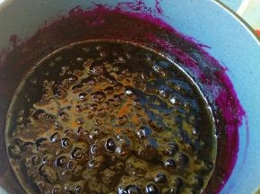 蓝莓酱就做好啦