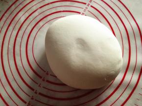 12.	面醒好了，会比之前的软，而且很有弹性，用手按一下，会回弹起来，