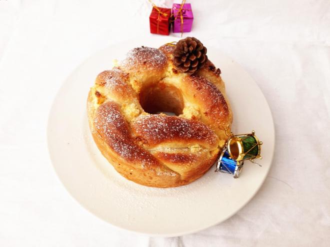 圣诞花环面包