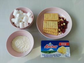 所有的食材都备好，这个食谱的量可以做大概13-15块左右的饼干，看夹心放的多少了