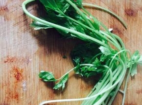 芹菜切段