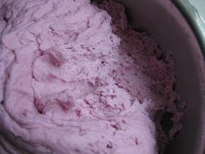 拉开面团，能看到全是气孔