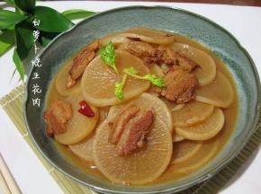 炖至萝卜一插即透，盛出即可