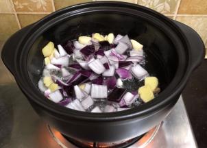 码入洋葱继续翻炒