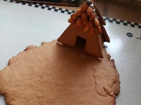 15．当当……姜饼屋的雏形大概完成。