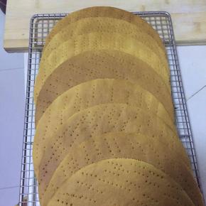 浩浩荡荡的八张饼全部烤好了