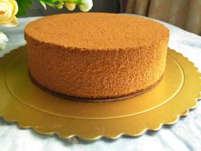 rgre凉透的蛋糕可以脱模了，低温慢烤的戚风才会不塌不陷哦