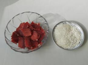 牛肉切片，大米和糯米备好