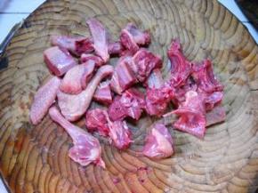 如何收拾干净剁小块备用。