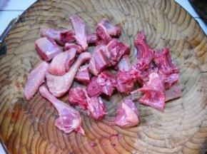 如何收拾干净剁小块备用。