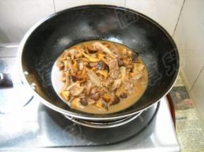 大火煮开，收汁